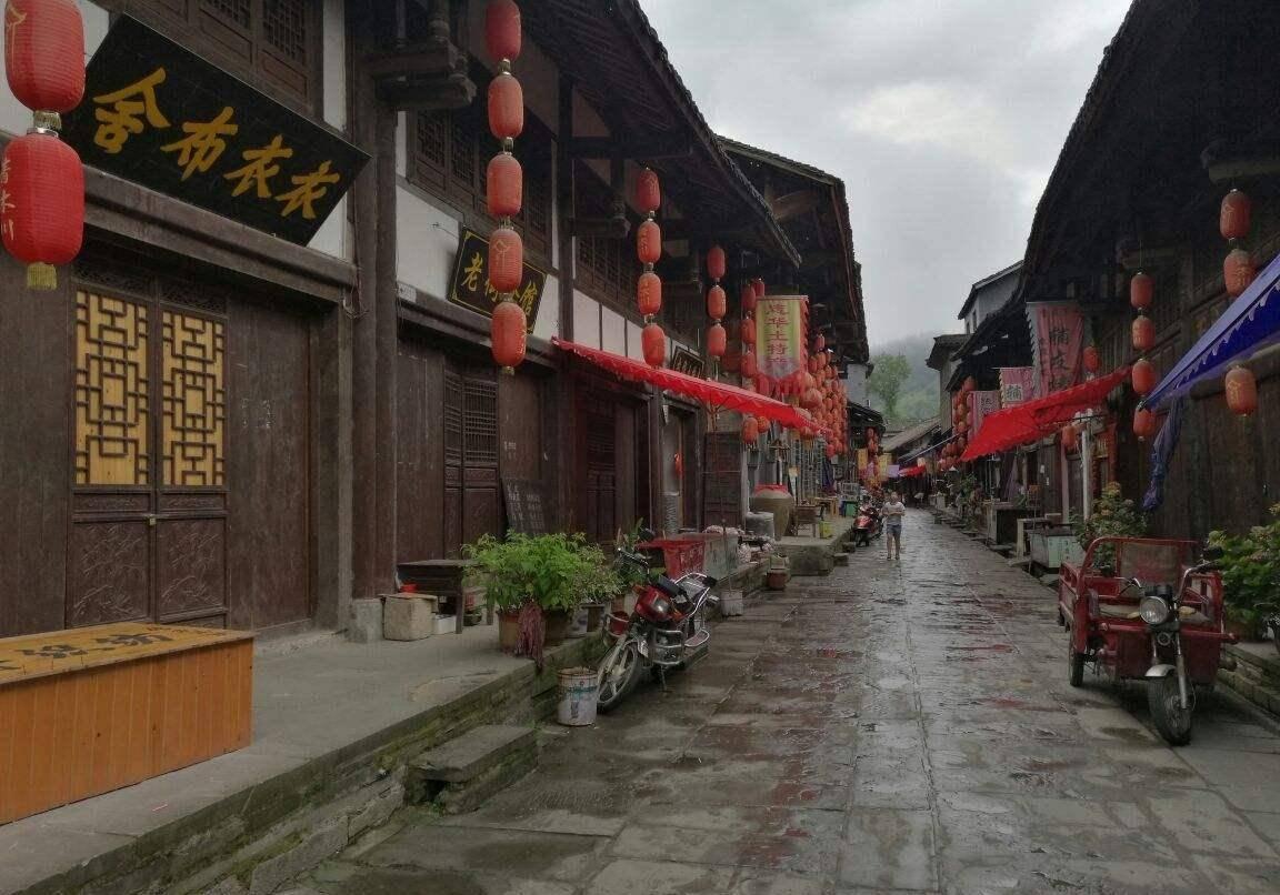 天津地铁“龙福号”列车明日上线
